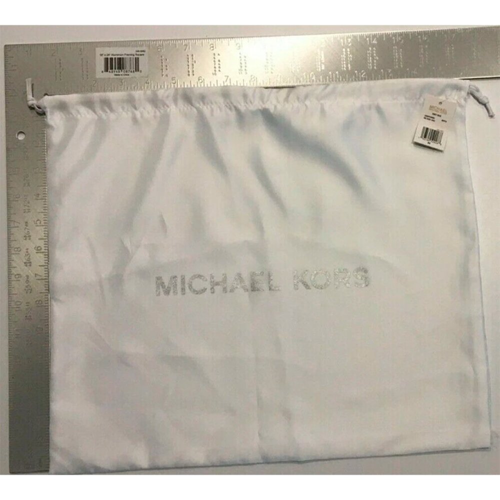 S Michael Kors Large Drawstring Dust Bag Ivory / Silver 20"x18" 35S0PU0N7C NWT